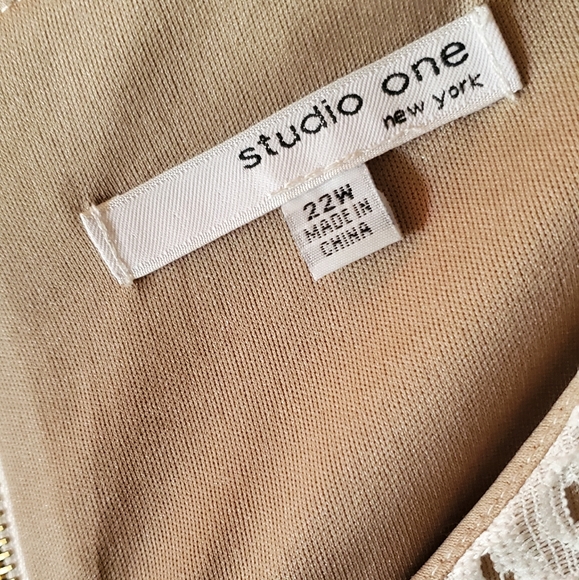 Studio One Dress - Picture 6 of 12